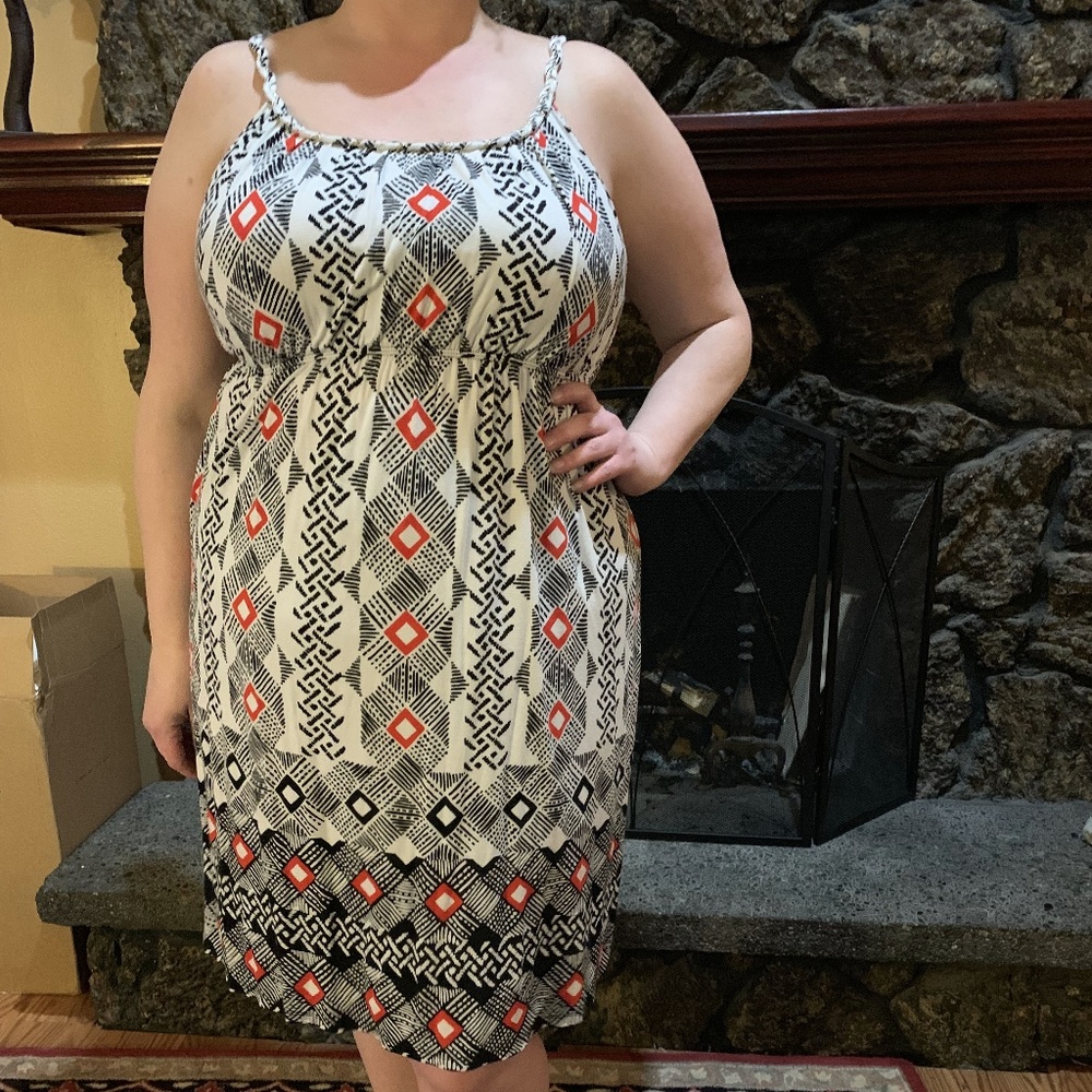 Sleeveless Geometric Print Sundress in White and Black with Red Accents